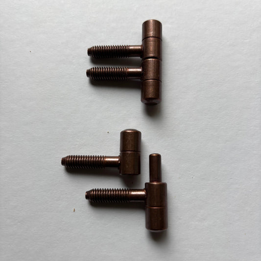 Kaminan luukun saranat